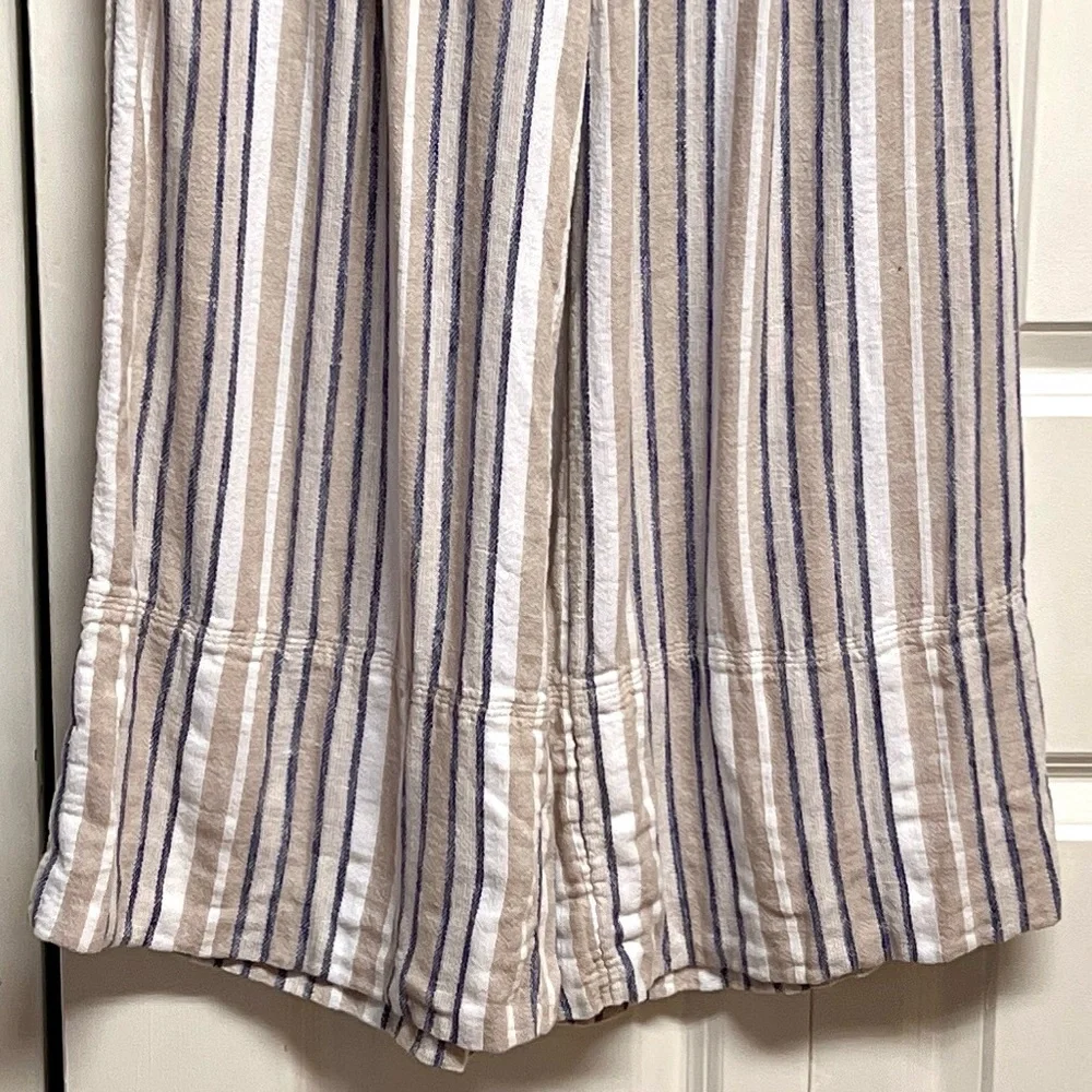 Banana Republic Linen-Blend Wide-Leg Capris in Beige and Blue Stripe size S
